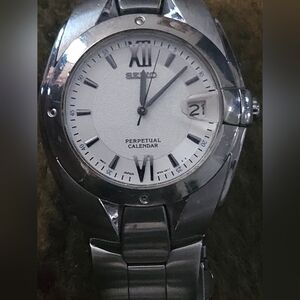 Seiko Perpetual Calendar Ref.4F32-0010 Silver Dial Stainless Steel Ladies Watch